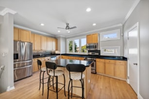 1742 N Winnebago Ave, Unit B in Chicago, IL - Foto de edificio - Building Photo