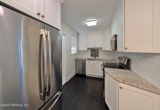 5515 Bishop Cir in Jacksonville, FL - Building Photo - Building Photo