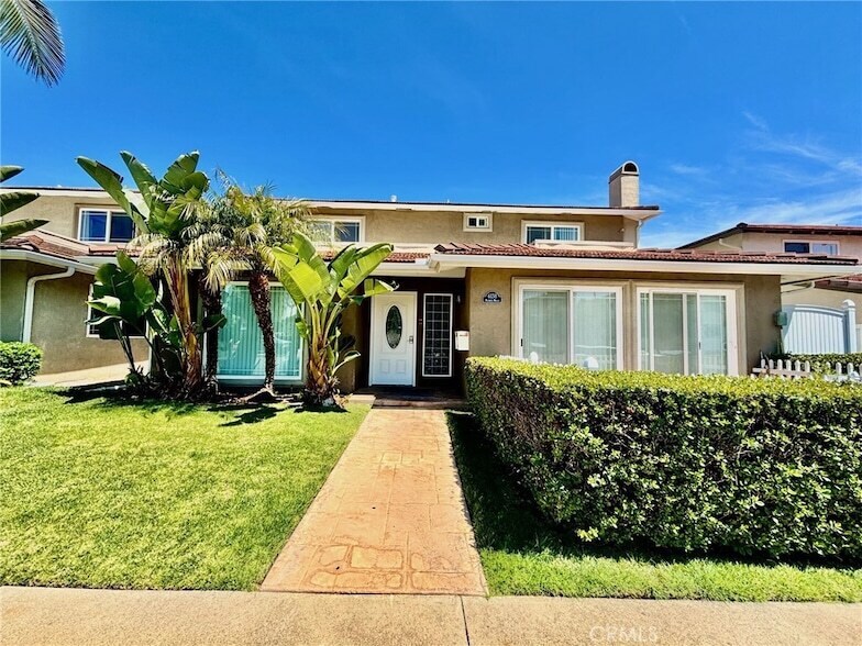 4138 Patrice Rd in Newport Beach, CA - Building Photo