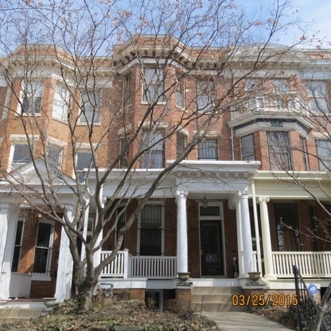 3345 18th St NW, Unit 101 in Washington, DC - Foto de edificio - Building Photo
