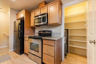 4534 S Water Ave in Portland, OR - Building Photo - Building Photo
