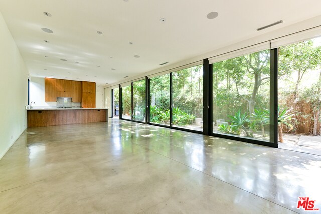 848 Milwood Ave in Los Angeles, CA - Building Photo