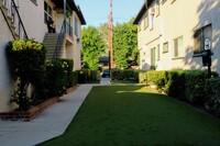 Coldwater Canyon Apartments in Sherman Oaks, CA - Building Photo - Building Photo