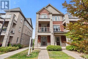 2621 Garrison Crossing in Pickering, ON - Building Photo