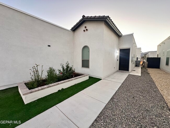 10729 Deion Sanders Dr in El Paso, TX - Building Photo - Building Photo