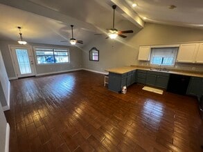 73639 Diamondhead Dr N in Diamondhead, MS - Foto de edificio - Building Photo