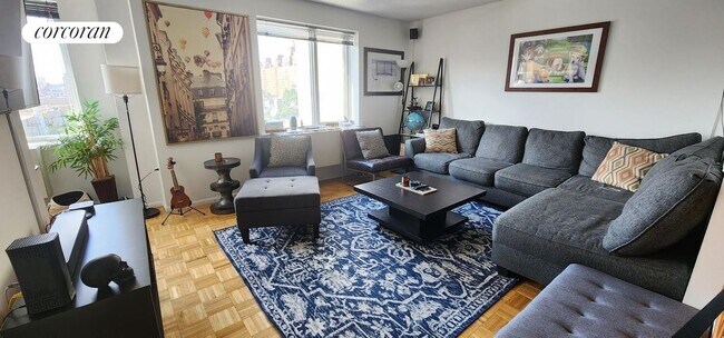 225 8th Ave in New York, NY - Building Photo - Building Photo