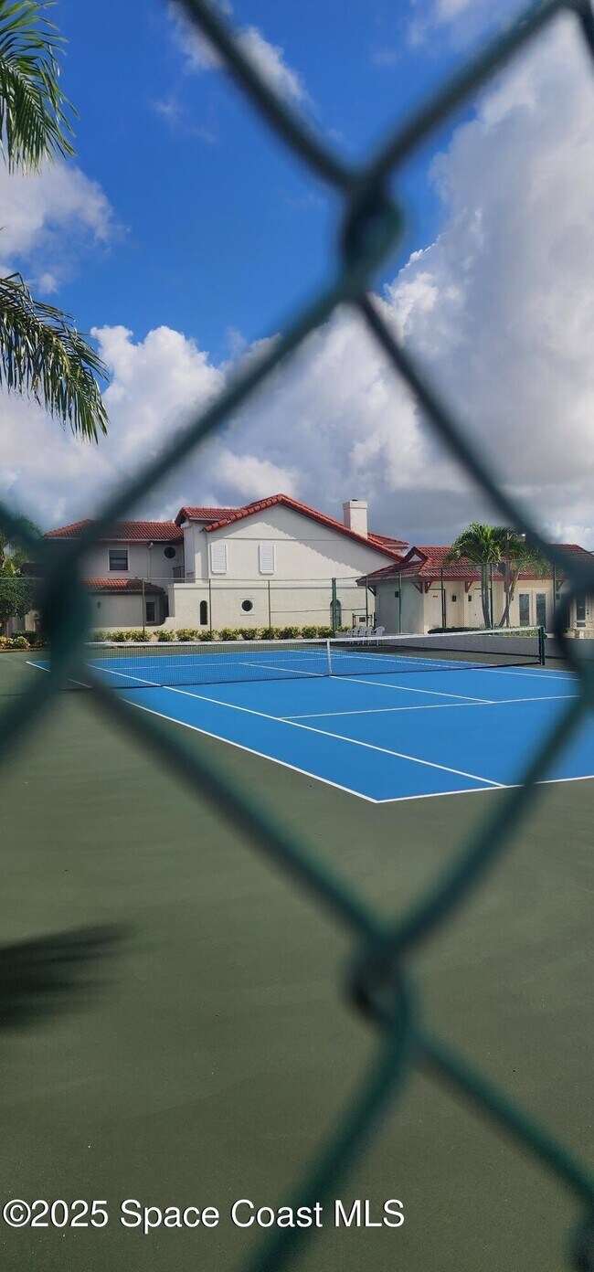 2577 Sykes Creek Dr in Merritt Island, FL - Building Photo - Building Photo