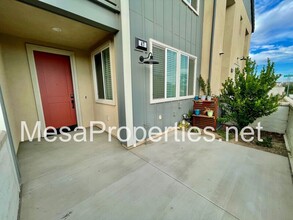 3905 S Oasis Paseo in Ontario, CA - Building Photo - Building Photo