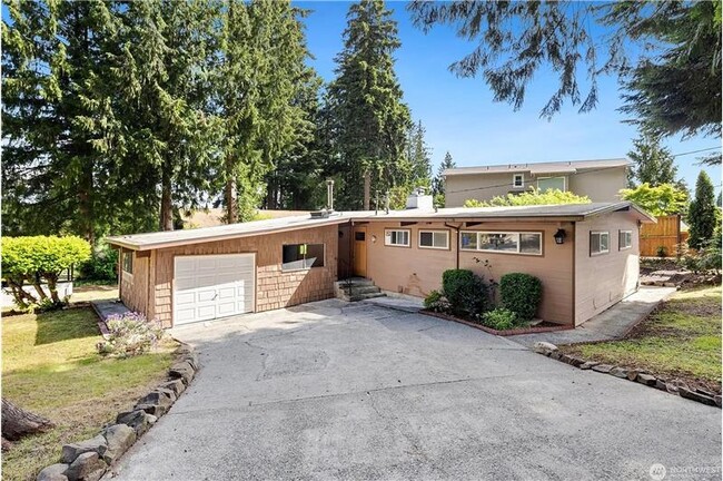 property at 16912 SE 39th St