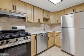 521 Old Forge Crossing in Devon, PA - Building Photo - Building Photo