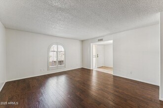 516 N Hobson Plaza in Mesa, AZ - Building Photo - Building Photo
