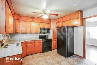 1012 Magnolia W in Excelsior Springs, MO - Building Photo - Building Photo