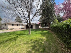 1701 32nd St in Rapid City, SD - Building Photo - Building Photo