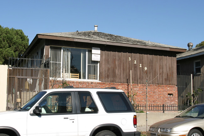 3229 E Wilton St in Long Beach, CA - Building Photo - Building Photo