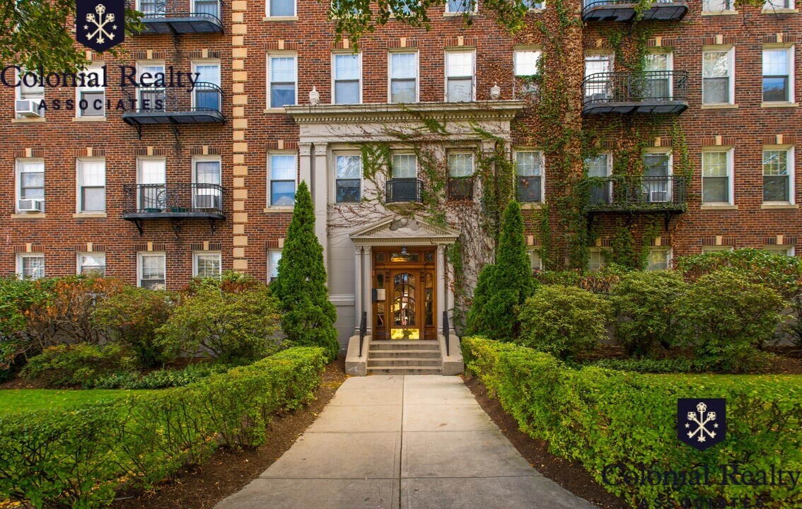 1848 Commonwealth Ave in Boston, MA - Building Photo