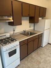 10621 W Lincoln Ave in West Allis, WI - Building Photo - Building Photo