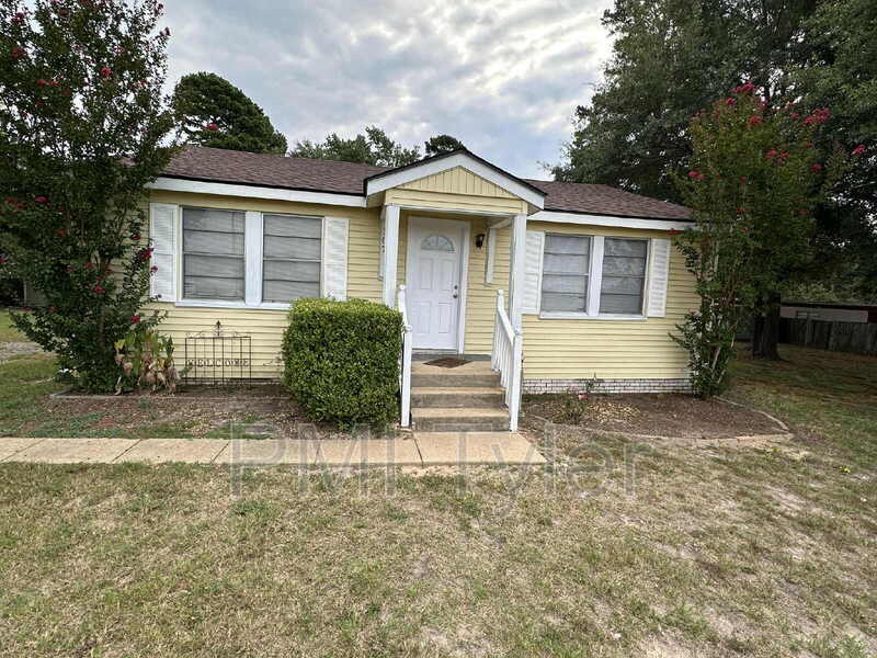 107 Tracy Lynn St in Longview, TX - Building Photo