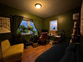 971 Broadway, Unit 1 in Somerville, MA - Foto de edificio - Building Photo