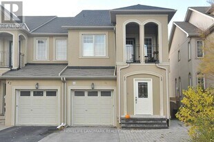 44 Romance Dr in Richmond Hill, ON - Building Photo