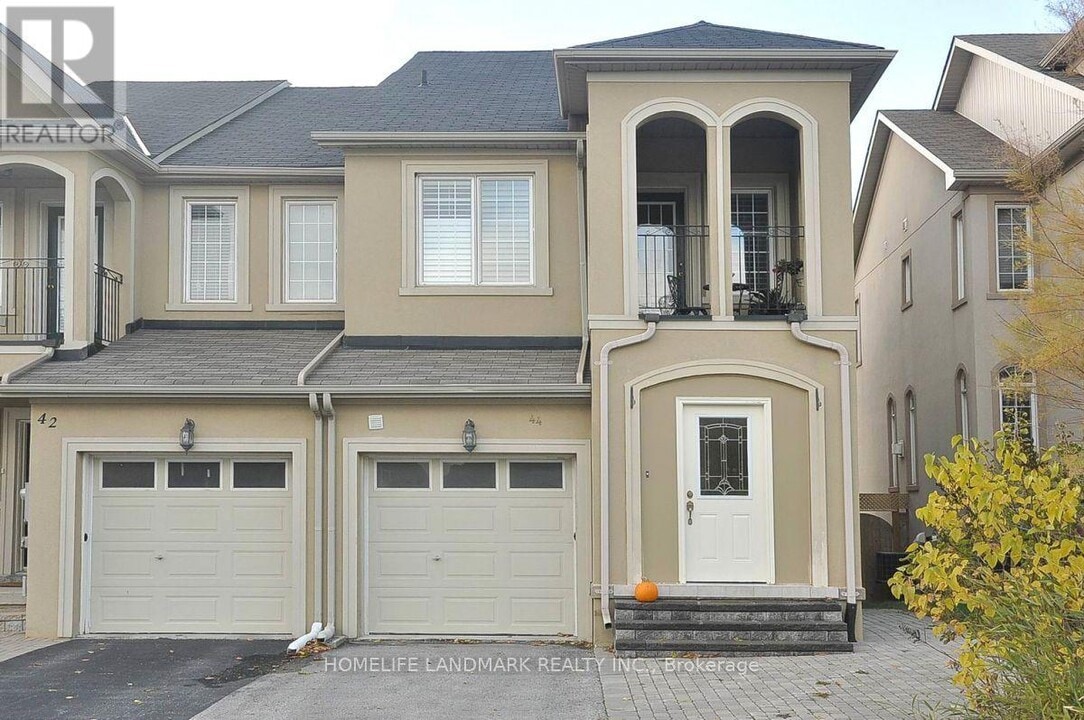 44 Romance Dr in Richmond Hill, ON - Building Photo