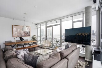 717-221 Union St in Vancouver, BC - Building Photo - Building Photo