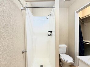 1002 Gregg St in Denton, TX - Building Photo - Building Photo