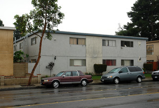 10412 Lampson Ave in Garden Grove, CA - Building Photo - Building Photo