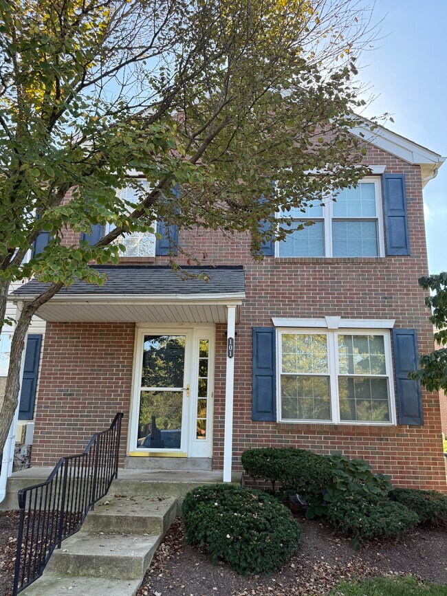 property at 101 Newport Ct