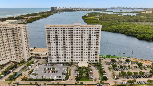 500 Bayview Dr, Unit #632 in Sunny Isles Beach, FL - Foto de edificio - Building Photo