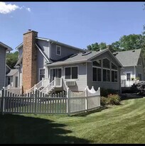 1200 36th Ave, Unit C in Moline, IL - Building Photo