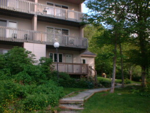 4234 Bolton Valley Access Rd in Richmond, VT - Building Photo - Building Photo