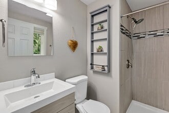 1652 Index Ave SE in Renton, WA - Building Photo - Building Photo