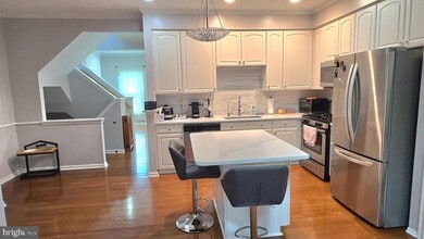 14294 Glade Spring Dr in Centreville, VA - Building Photo - Building Photo
