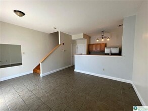 147 S 4th St in Easton, PA - Building Photo - Building Photo