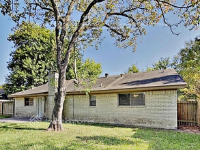 1613 Cantrell Blvd in Conroe, TX - Building Photo - Building Photo