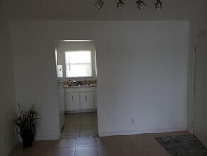 235 Lake Dora Dr in West Palm Beach, FL - Building Photo - Building Photo