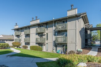 Greenrich Village in Spokane, WA - Foto de edificio - Building Photo