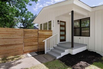 1719 Aggie Ln in Austin, TX - Building Photo - Building Photo