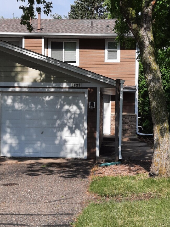 property at 1402 2nd Ave S