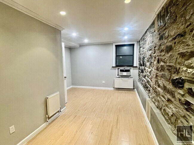 East 5th Street in New York, NY - Building Photo - Building Photo