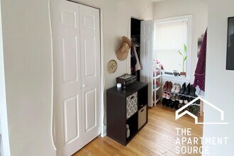 837 W Cornelia Ave in Chicago, IL - Building Photo - Building Photo
