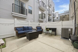 813 N 15th St in Philadelphia, PA - Foto de edificio - Building Photo