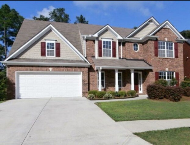 2050 Cooper Lakes Dr in Grayson, GA - Building Photo