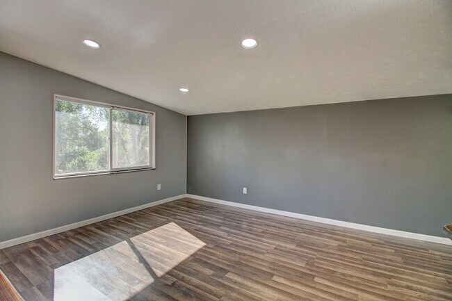 8090 W 10th Ave in Lakewood, CO - Building Photo - Building Photo
