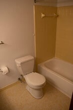 Northwood Manor in Madison Heights, MI - Foto de edificio - Building Photo