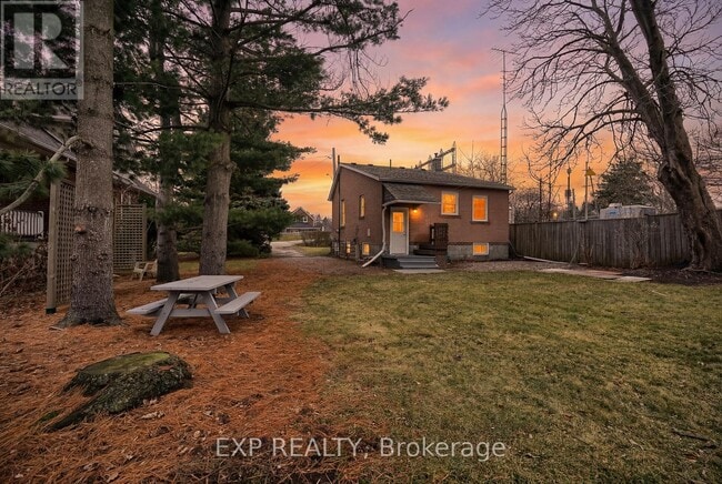 property at 1105 Haig Blvd