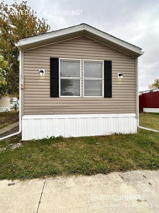 5716 Heather View Ln in Fort Wayne, IN - Building Photo - Building Photo