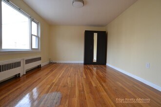 265 Corey Rd in Boston, MA - Foto de edificio - Building Photo