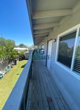 325 W H St in Oakdale, CA - Building Photo - Building Photo